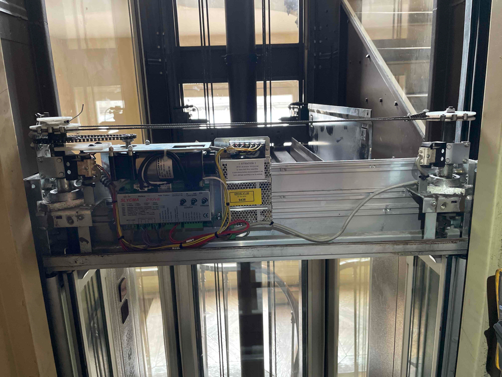 mécanique ascenseur entretenue